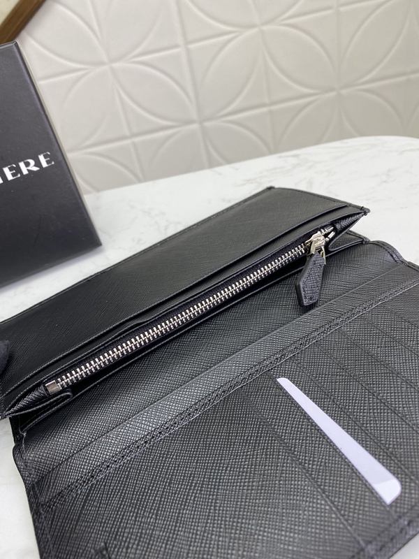 プラダ財布コピー全体デザイン